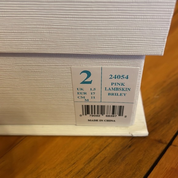 Ralph Lauren pink lambskin briley shoes. Size 2 - Picture 3 of 8